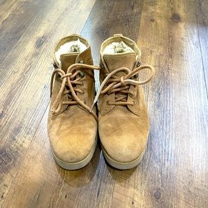 UGG Neumel boots - good condition size 8